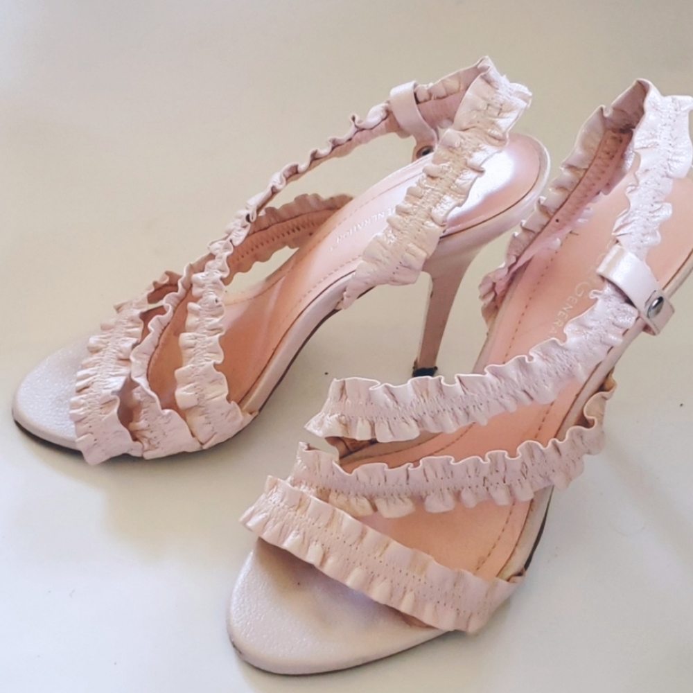 BCBG Generation ruffle pink sandals size 7 1/2